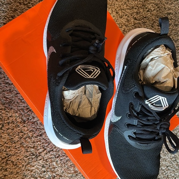 Nike flex run 10 shoes size 8 NWT - Picture 3 of 8